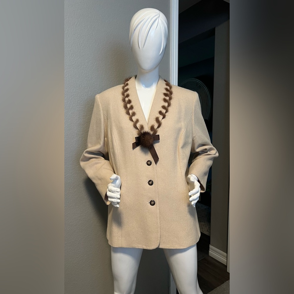 Lord & Taylor Beige Textured Blazer With Fur Trim size 16W